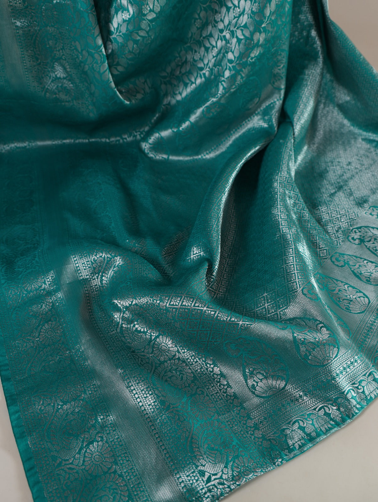 Graceful Firozi Kanjivaram Silk Zari Weaving Worked Saree - INDIAN ELEGANCE